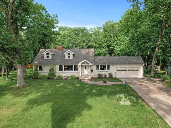 4703 Fairhills Rd E, Minnetonka, MN 55345