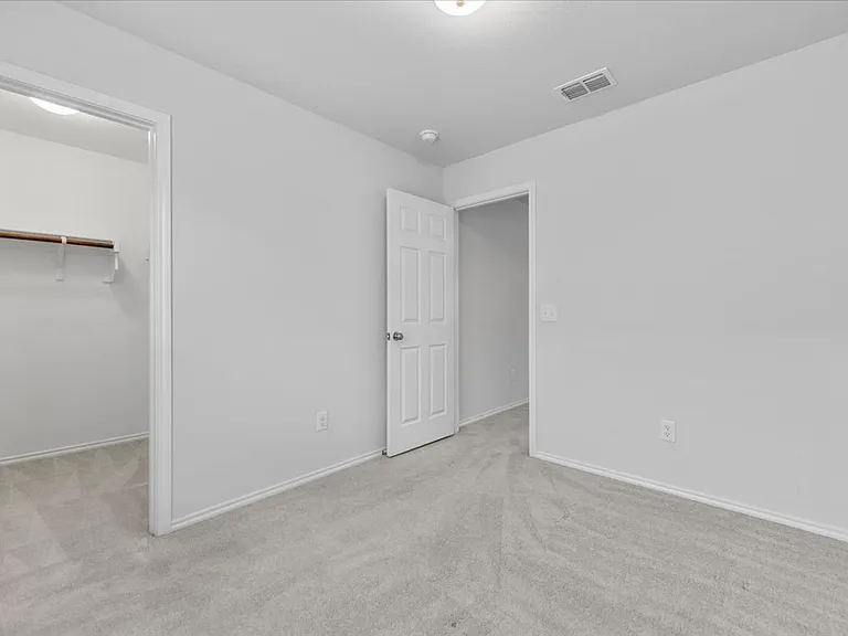 445 Grenada Lake Dr — Photo 27