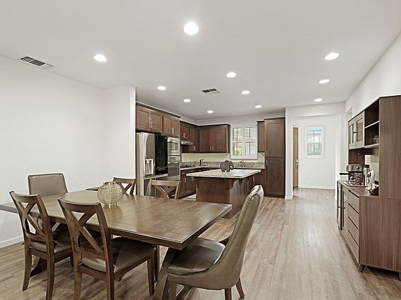 3rd image of 1025 S Fowler Ln