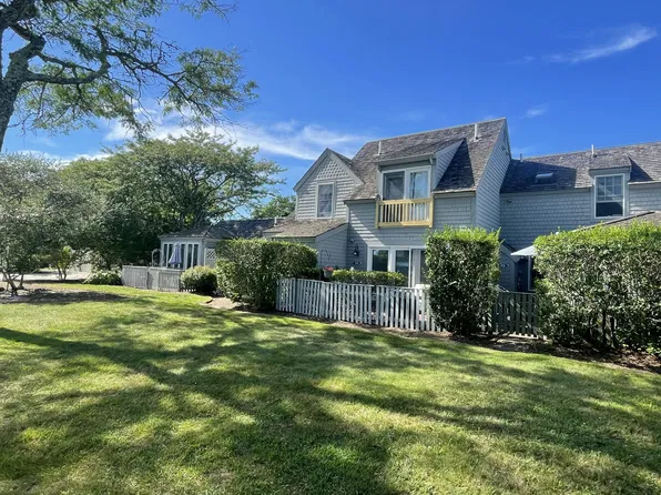 33 Landmark Avenue, Mashpee, MA 02649