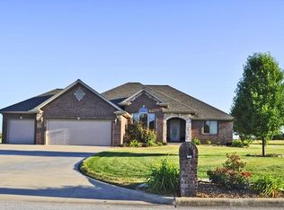 4561 Fairway Dr, Bolivar, MO 65613