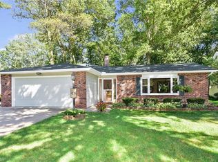 6757 Chadbourne Dr, North Olmsted, OH 44070