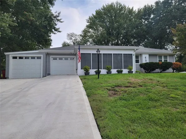 419 Dickinson Rd, Independence, MO 64050