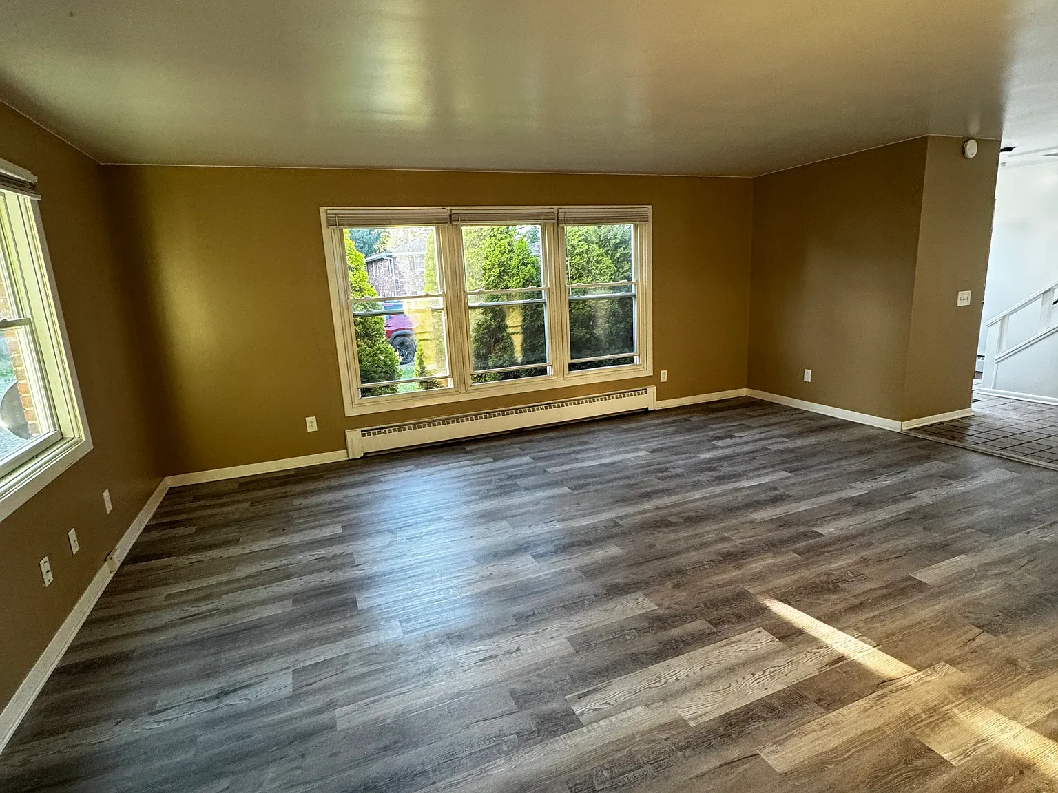 3 bed, 1.5 bath, 1750 sqft, $1,400 — Photo 3