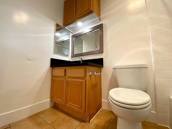 5th image of 1543 N Bronson Ave #216