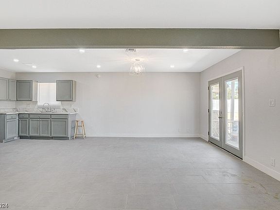 3rd image of 204 Orchid Dr