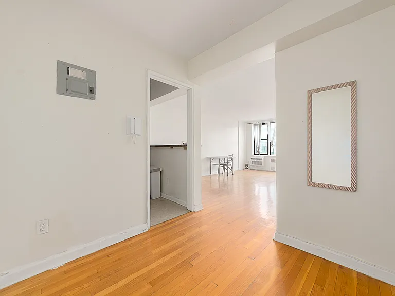 330 Lenox Rd #7D — Photo 1