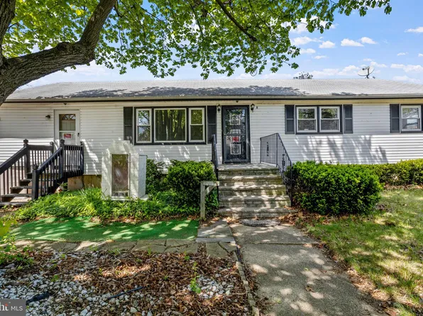 6 Stella Dr, Keansburg, NJ 07734