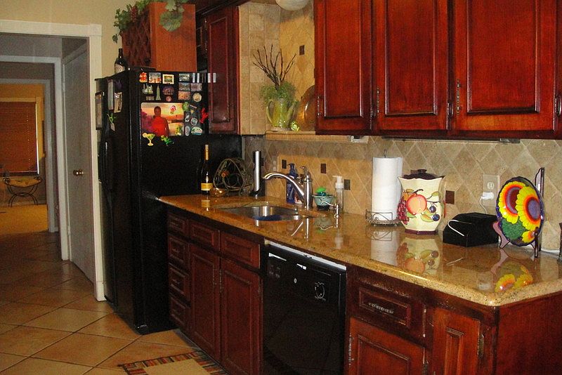 1st image of 2614 Oaks Dr