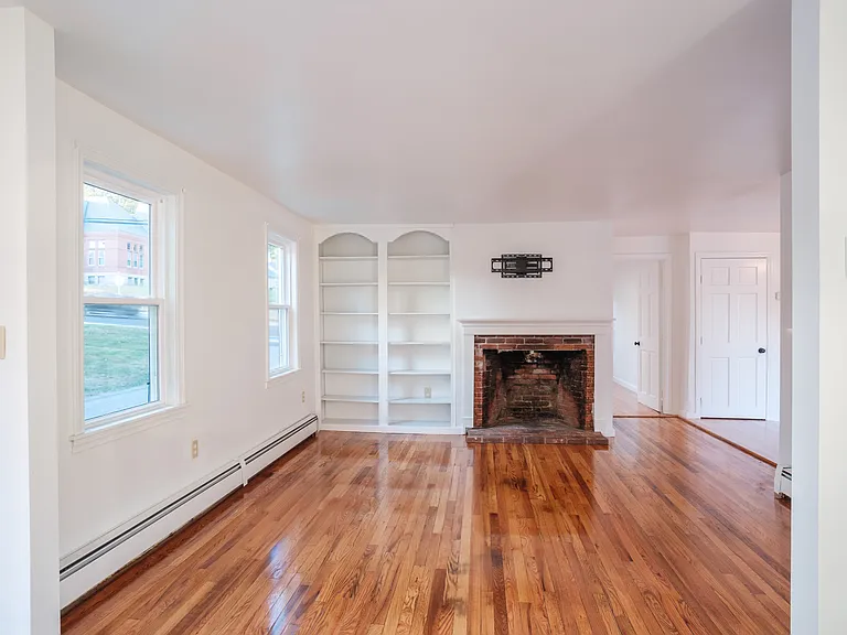 27 Main St #2 — Photo 4