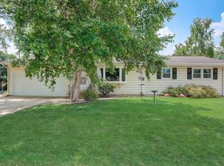 124 Davison Dr, Sun Prairie, WI 53590