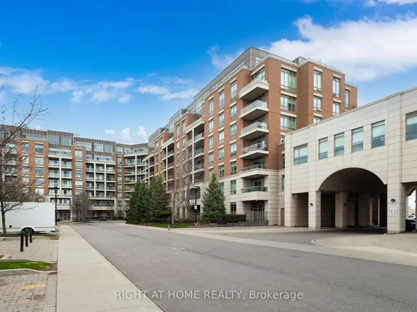 2480 Prince Michael Dr #Penthouse 08, Oakville, ON L6H 0H1