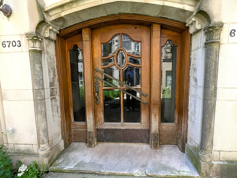 6703 N Greenview Ave #3C — Photo 2