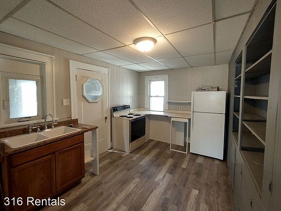 5th image of 201 N Clarence St #2106