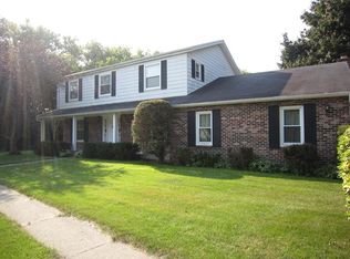 40297 N Sunset Ct, Antioch, IL 60002