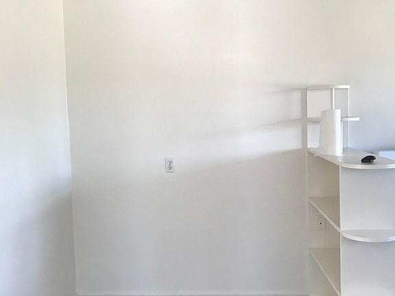 4th image of 3235 Nile St