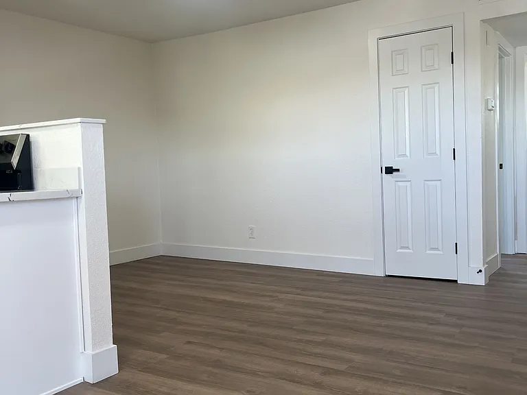 668 Clark Ave — Photo 5