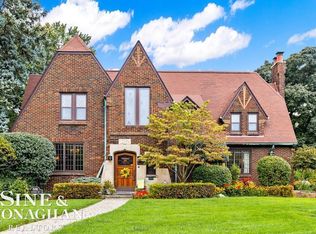 808 Berkshire Rd, Grosse Pointe Park, MI 48230