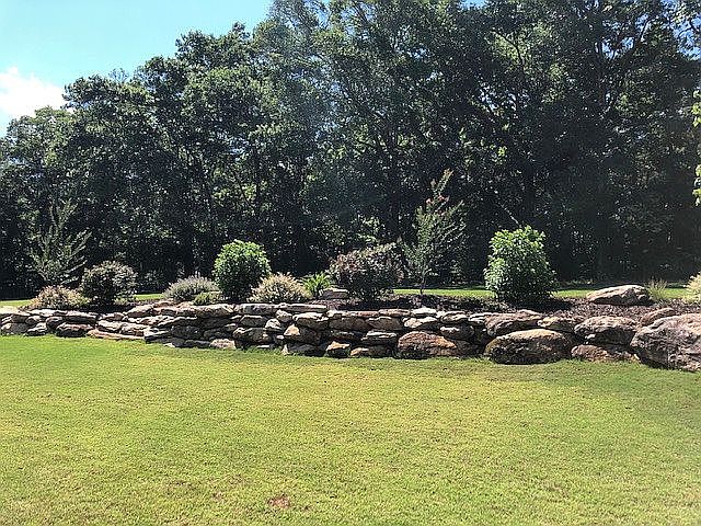 2nd image of 263 Tuxedo Ln