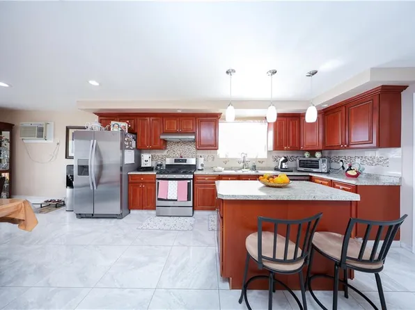 49 Lewiston Street image 17 of 45