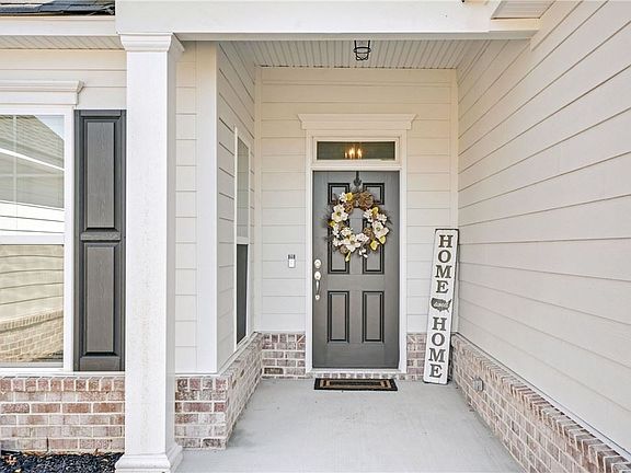 4th image of 30 Wellington Cir