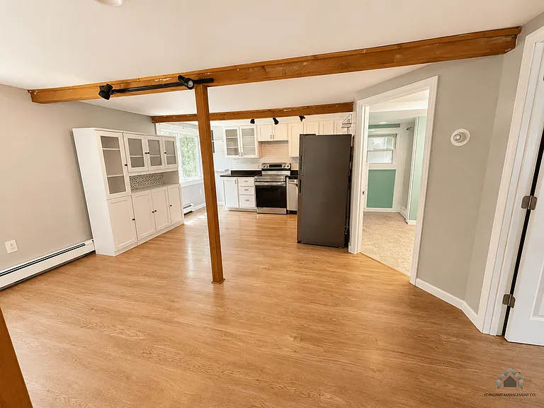 37 Windsor St #1 — Photo 4