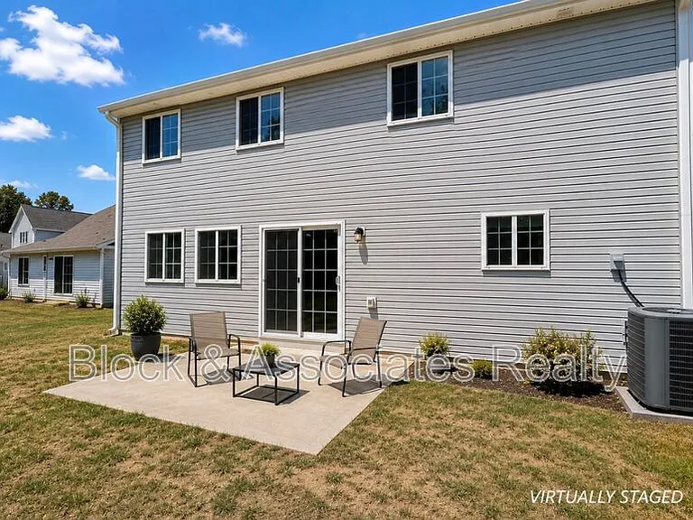 3723 Shepway Loop — Photo 2