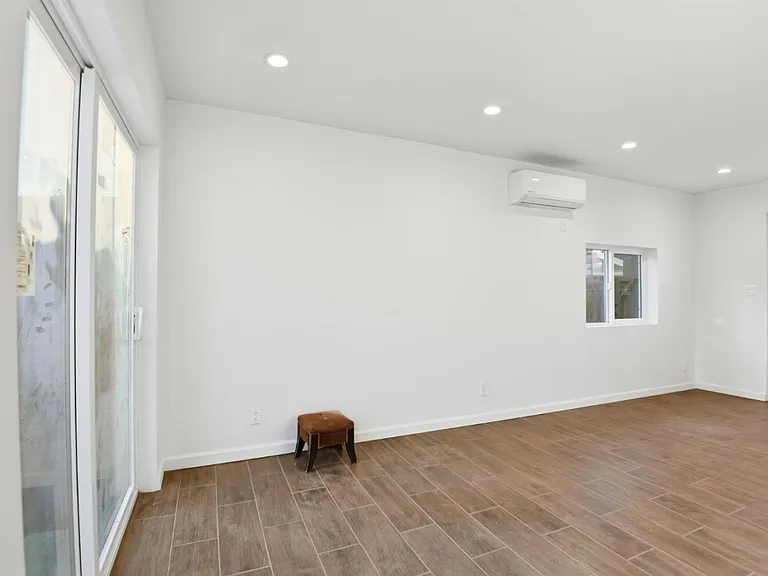 648 Anita St #1 — Photo 11