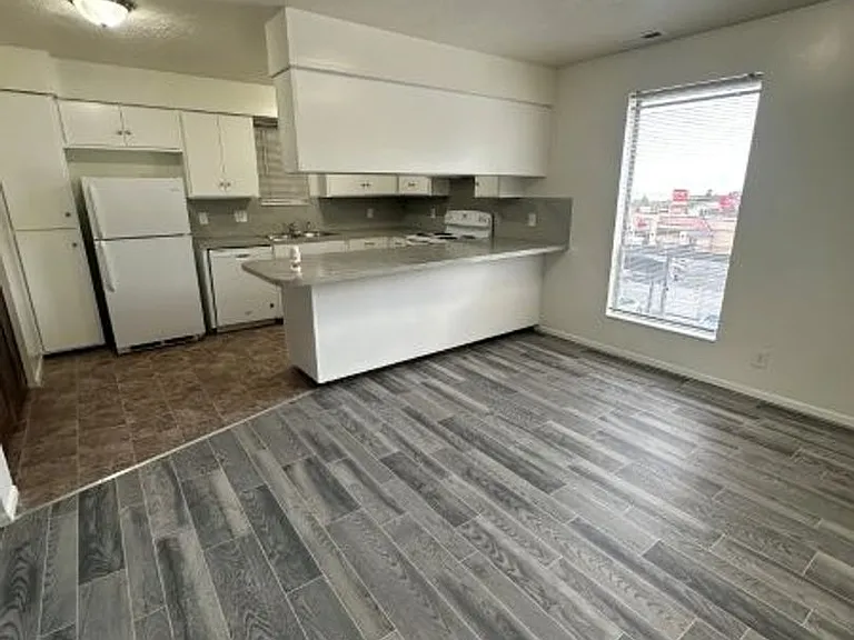 Eastridge — Photo 29
