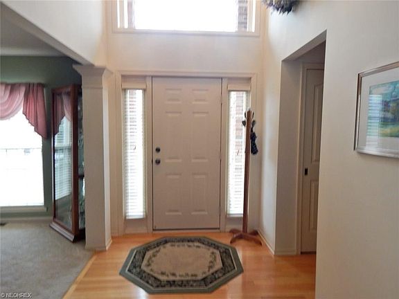 2nd image of 365 Lexington Cir