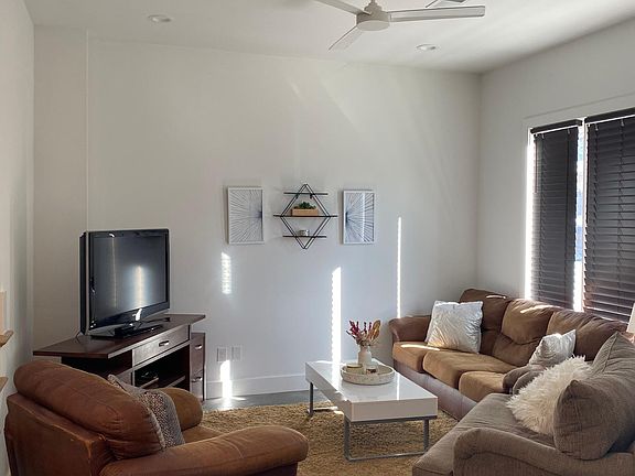 4th image of 2123 Sadler Ave