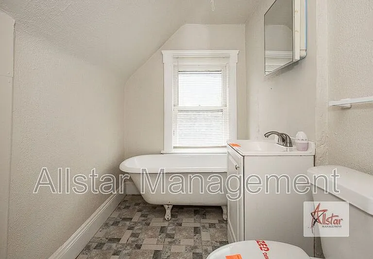 11602 Tuscora Ave #UP — Photo 5