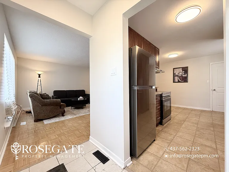 7 Gemshaw Cres #1 — Photo 7