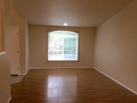 2nd image of 7502 81st Pl NE