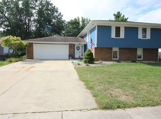 32 Kenfield Cir, Bloomington, IL