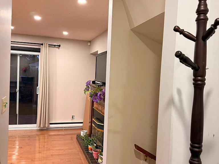 115 Wright Cres #48 — Photo 5