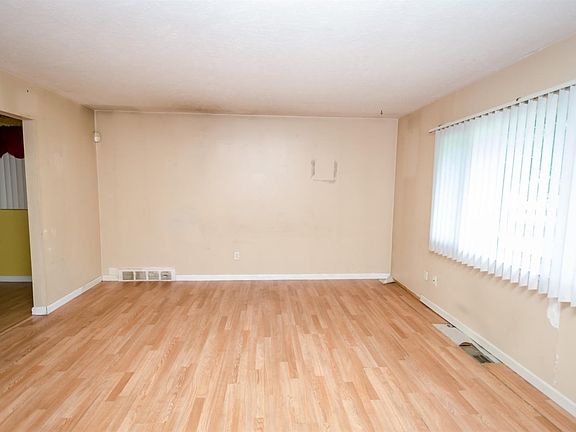 4th image of 1725 Dover Ct