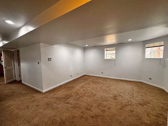 2nd image of 1426 W Rosemont Ave #G