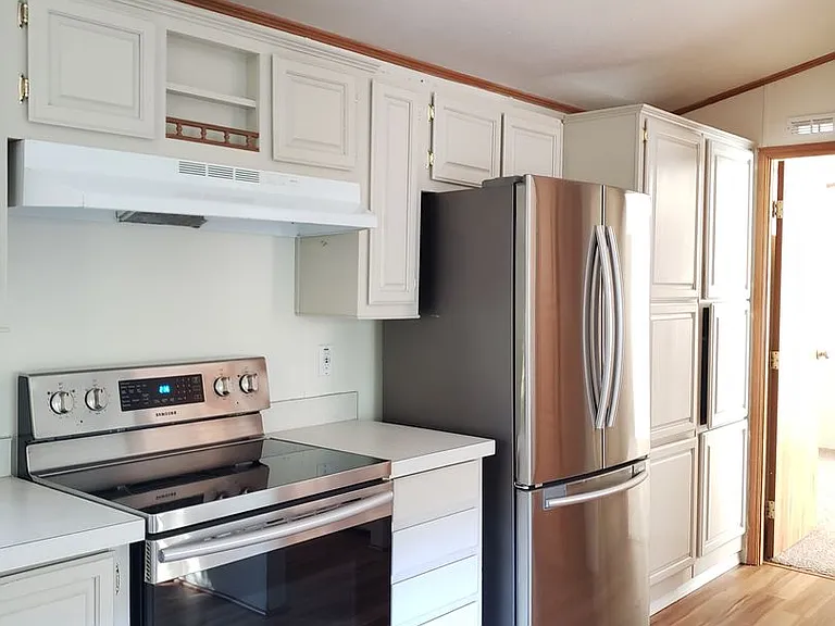 1305 N Wenatchee Ave — Photo 5