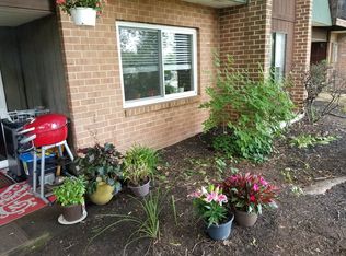 623 Meadowview Ln, Mont Clare, PA 19453