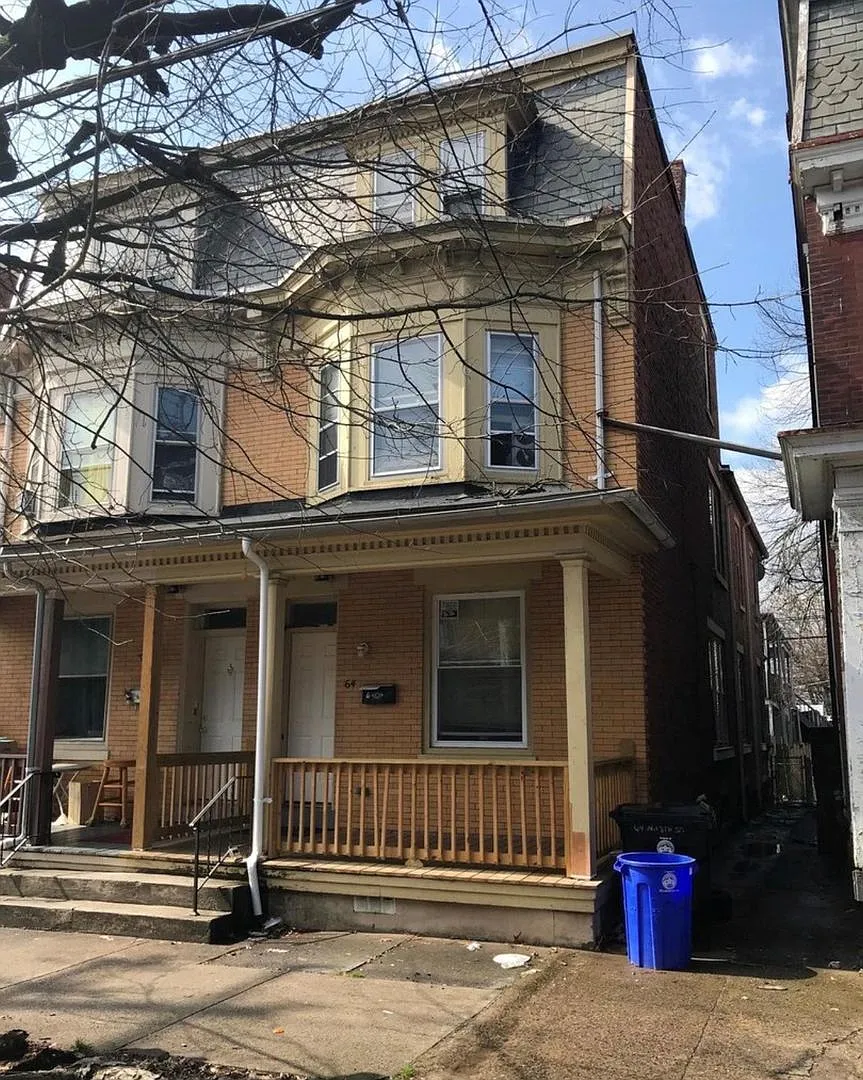 Located in Harrisburg, PA/Harrisburg School District, this 3-bedroom, 2 bathroom home offers a fu... — Photo 1
