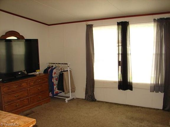 4th image of 2192 S Lake Dr