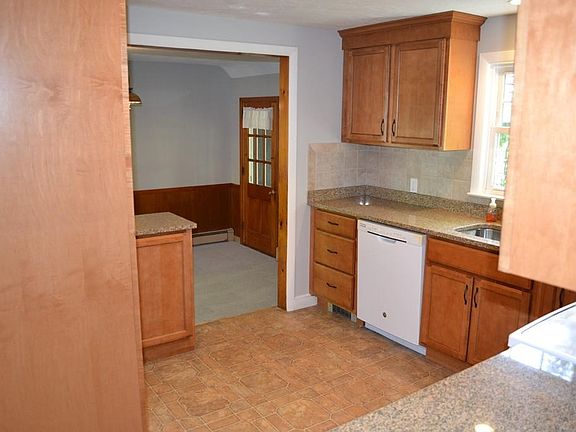3rd image of 54 Churchill Dr
