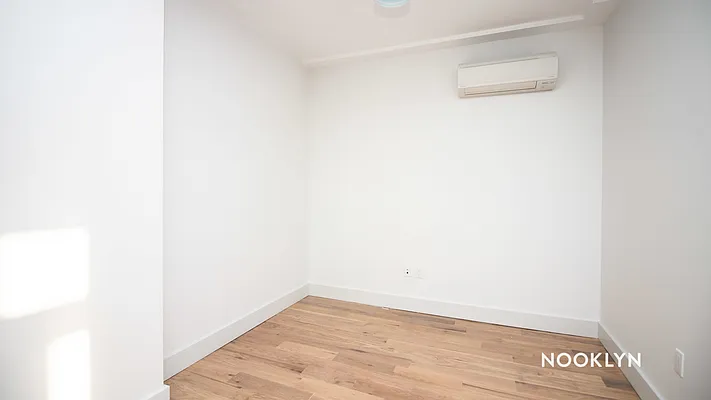 Rented by Nooklyn NYC LLC | media 6