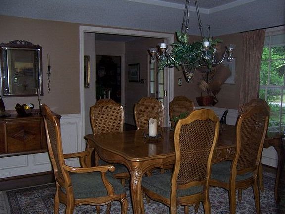 4th image of 816 Houndslake Dr