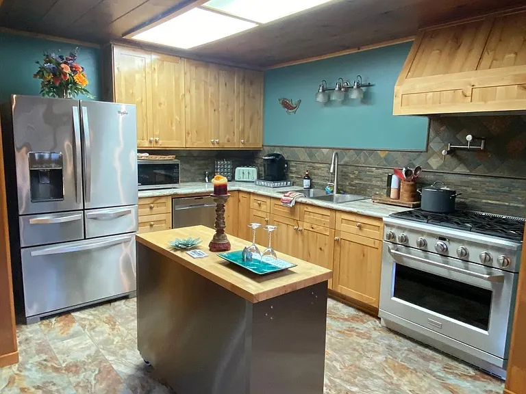 2444 Rogue River Hwy — Photo 25