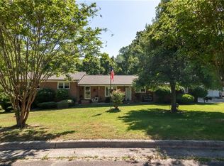 609 Vista Cir, High Point, NC 27263