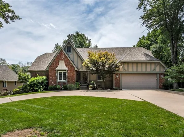 8011 W 114th Ter, Overland Park, KS 66210