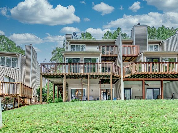 3rd image of 110 Windlass Pointe Dr Building 17