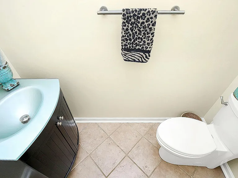 2292 Hanover Ct — Photo 6